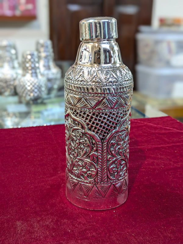 Water Bottle with detailed engraving - 750ml